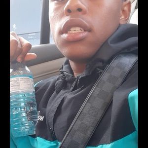 Meet your Posher, Akeem